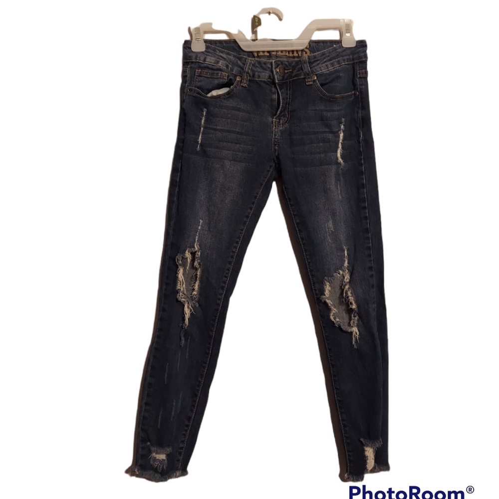 Y2K 2000s VIP Low Rise Distressed Jeans Size 5/6 Skinny Leg Dark Wash